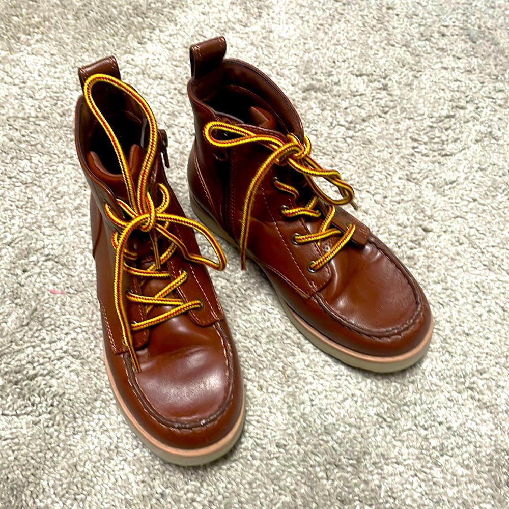- Kids cat and Jack workman style lace up boots tan size 13